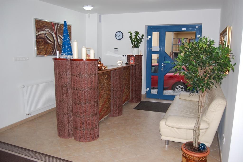 Pokoje Erjot Hd Hostel Niemodlin Zewnętrze zdjęcie